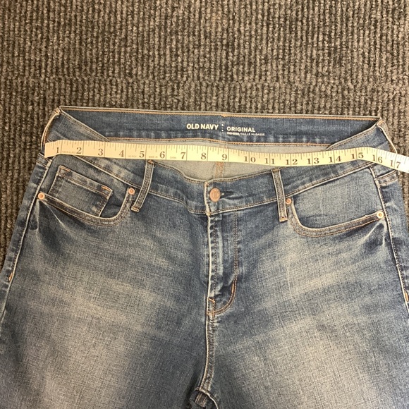 Old Navy | Original Mid-Rise Jeans - Picture 5 of 7